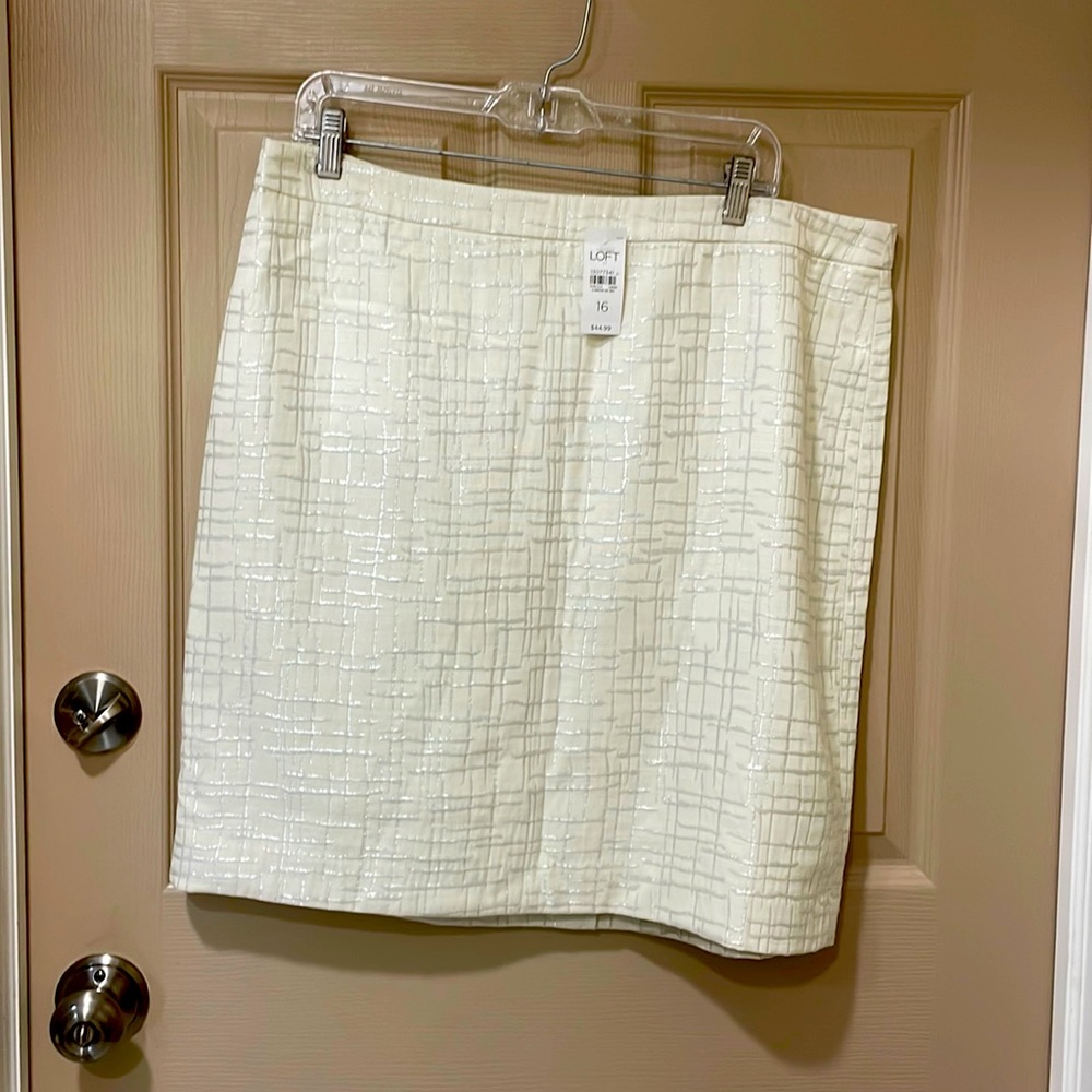 Loft crème and silver feminine flirty formal casual Corpcore skirt -SZ 16